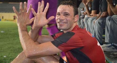 حسام باولو: ضمان البقاء في الدوري = الفوز باللقب